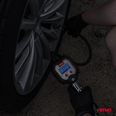 Pistola de inflado con manómetro digital 16 bar AMIO-04483